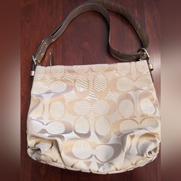 Coach signature hobo bag, tan and gold - Picture 3 of 15